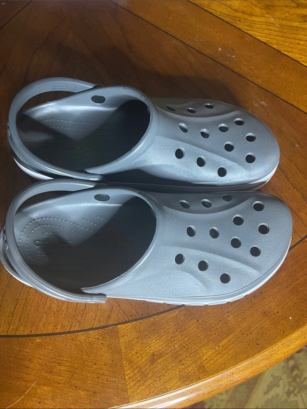 CROCS Classic Clog in Charcoal Gray